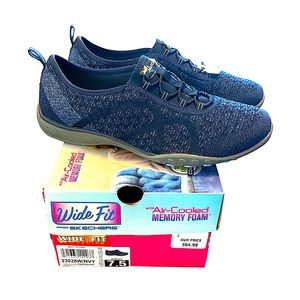 NEW! SKECHERS Women's Breathe Easy Fortuneknit Slip-on Wide Fit Shoes Size 7.5